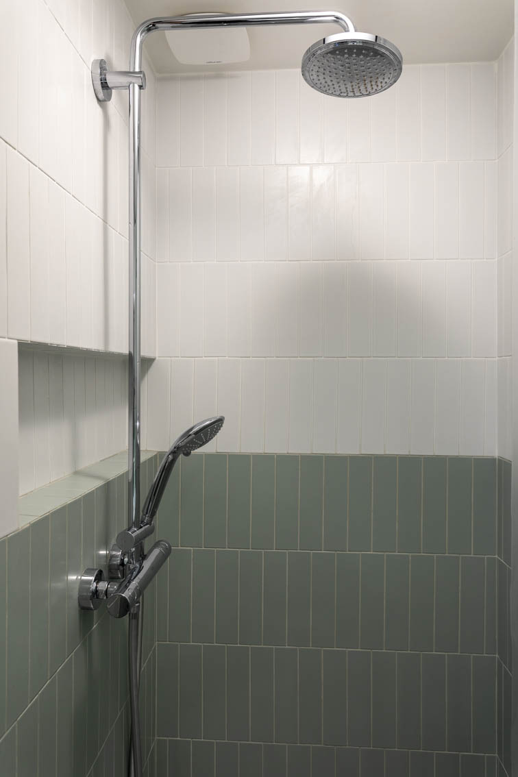 Duplex réunissant un grand appartement et 4 chambres de service à Paris - 9 ème — vue 06
