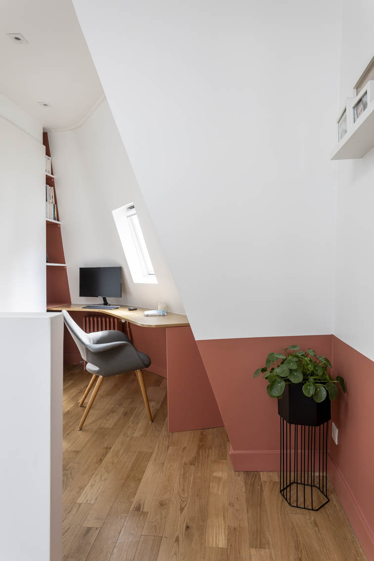 Duplex réunissant un grand appartement et 4 chambres de service à Paris - 9 ème — vue 04
